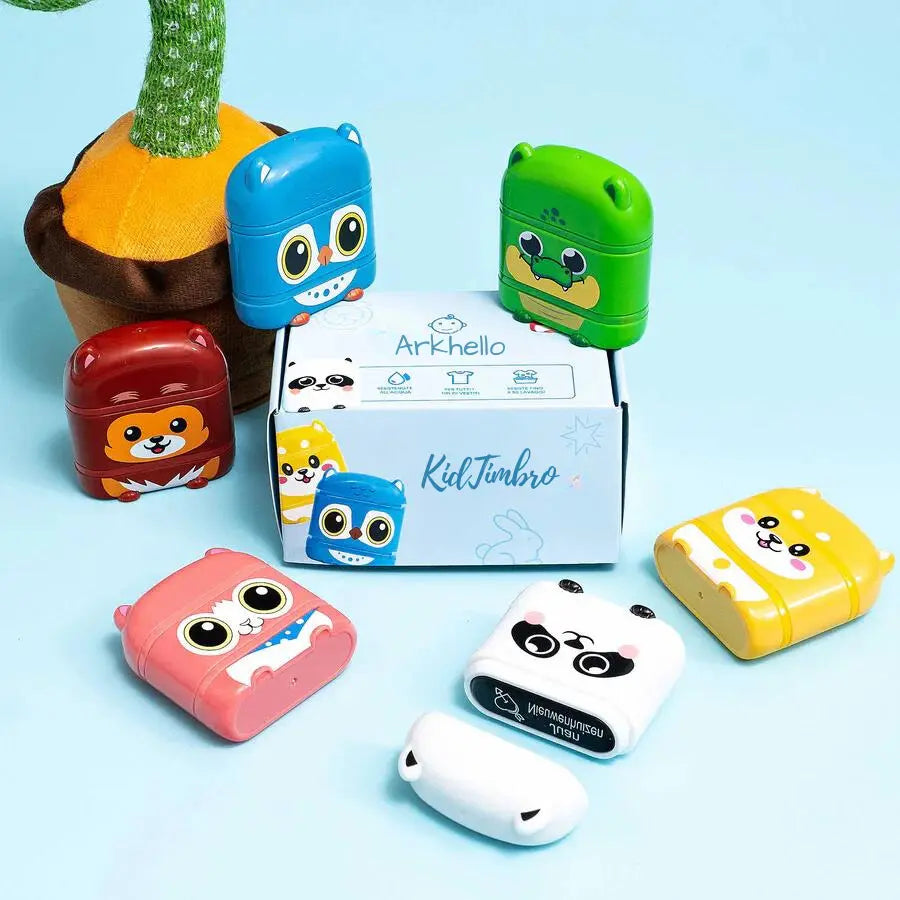 KidTimbro 2.0™ - Personalisierter Namensstempel - Weiße + schwarze Tinte (NEU)